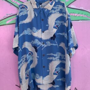 Photo detail:*AS-IS* GORGEOUS! 100% SILK ORIENTAL CRANE PRINT HAWAIIAN SHIRT, COCONUT BUTTONS