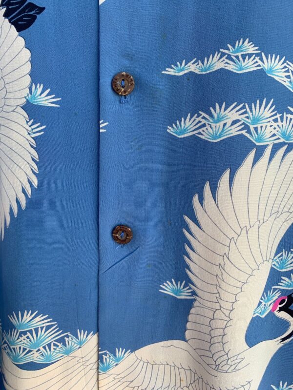 *AS-IS* GORGEOUS! 100% SILK ORIENTAL CRANE PRINT HAWAIIAN SHIRT, COCONUT BUTTONS