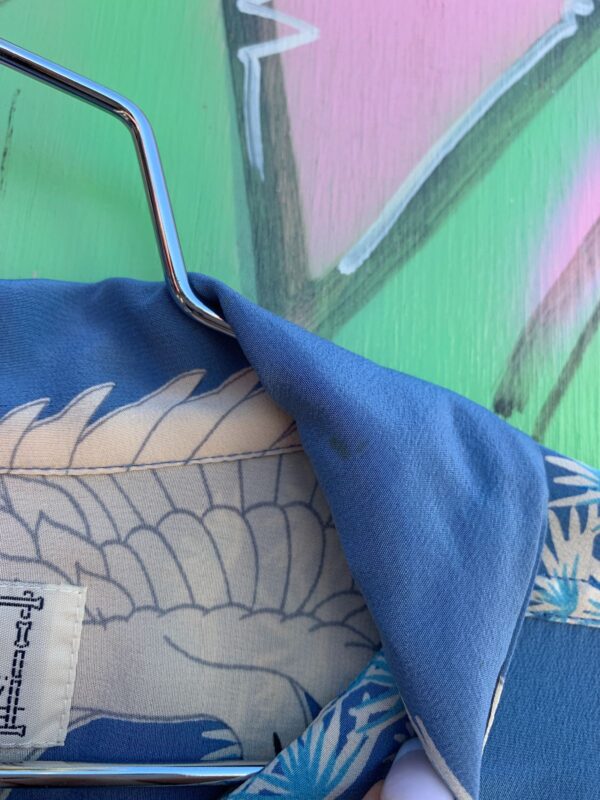 *AS-IS* GORGEOUS! 100% SILK ORIENTAL CRANE PRINT HAWAIIAN SHIRT, COCONUT BUTTONS