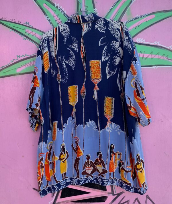 100% SILK BOLD HAWAIIAN LUAU TIKI TORCH PRINT HAWAIIAN SHIRT, COCONUT BUTTONS