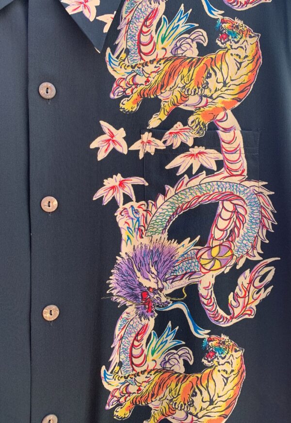 GORGEOUS! 100% SILK TIGER & DRAGON PRINT HAWAIIAN SHIRT, COCONUT BUTTONS