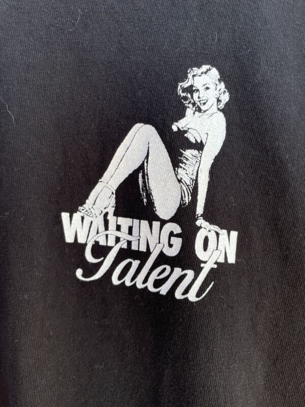 WAITING ON TALENT GRAPHIC PRINT COTTON LOOSE FIT T-SHIRT