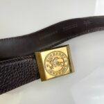 PEBBLED LEATHER DRESS BELT, HEAVY GOLD BUCKLE CLASSIC KNIGHT ICON