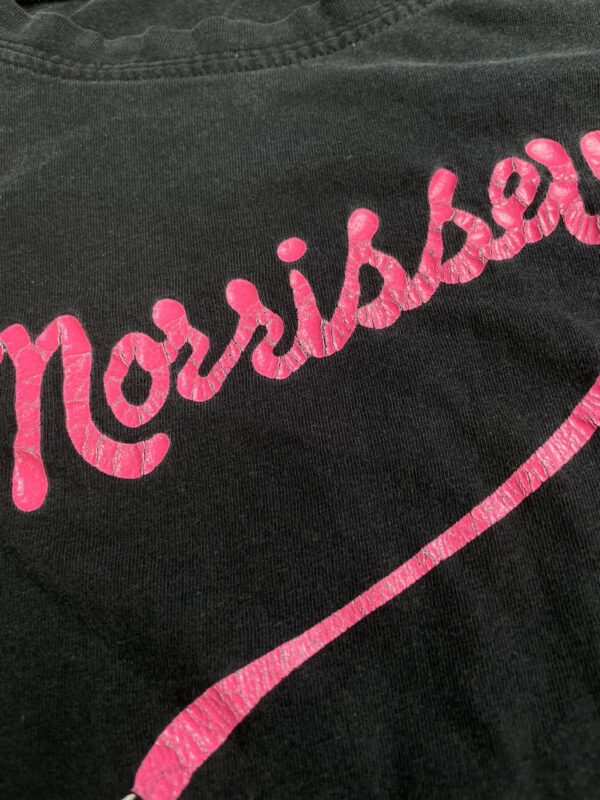 COOL! Y2K MORRISSEY LIPSTICK SHOELACE CRACKLED GRAPHIC PRINT BABY TEE T-SHIRT