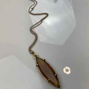 Photo detail:RETRO 1970S AMBER GLASS PENDANT NECKLACE THIN LONG BRASS METAL CHAIN
