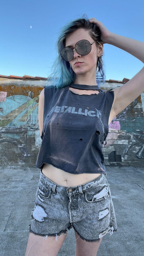 *AS-IS* RAD!! SUPER THRASHED PERFECTLY FADED METALLICA CROPPED GRAPHIC TANK