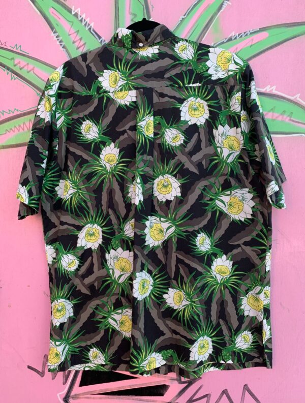 SUPER COOL! 1990S MADE IN HAWAII 100% COTTON LOTUS FLOWER PRINT HAWAIIAN SHIRT