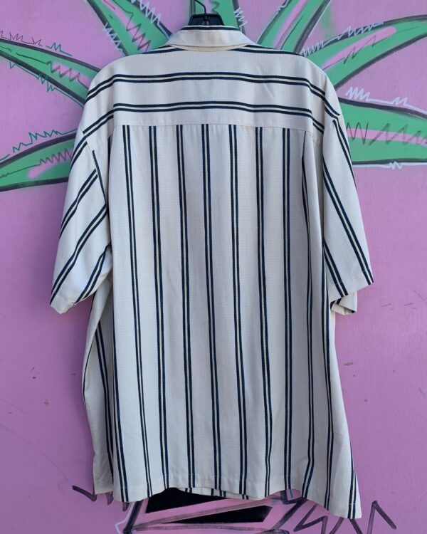 *AS-IS* VERICAL STRIPED & EMBROIDERED DETAIL SHORT SLEEVE BUTTON DOWN SHIRT, COCONUT BUTTONS