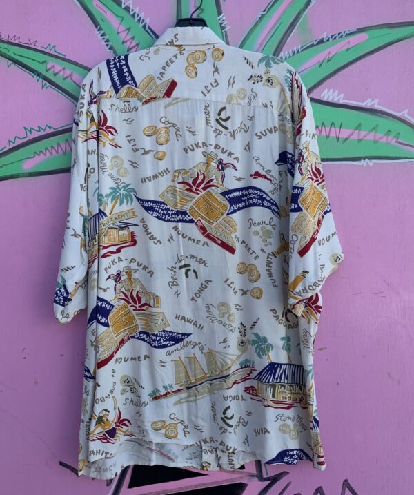 COOL! 100% RAYON, ISLAND TRADER PRINT HAWAIIAN SHIRT, COCONUT BUTTONS