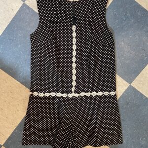 Photo detail:HANDMADE RETRO SLEEVELESS POLKADOT ROMPER, FLOWER APPLIQUE