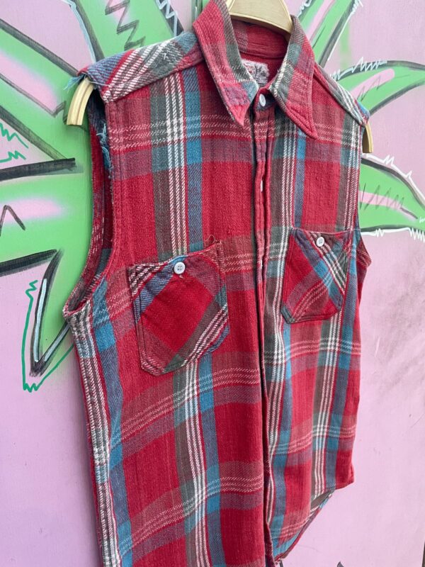 RAD! HEAVY SOFT FLANNEL CUT-SLEEVE BUTTON UP SHIRT