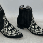 AWESOME! MADE IN MEXICO DECORATIVE EMBRDOIERED BRUSHED LEATHER PULL ON CHELSEA BOOTS