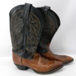 2-TONE EMBROIDERED POINT TOE COWBOY BOOTS, DECORATIVE TOE PIECE