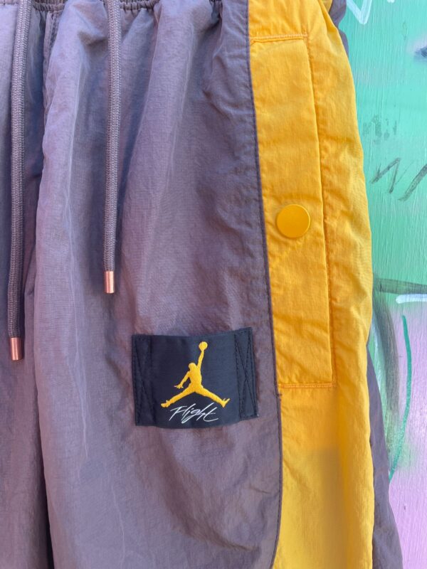 SMALL FIT NIKE COLORBLOCK NYLON JOGGER STYLE TRACK PANTS