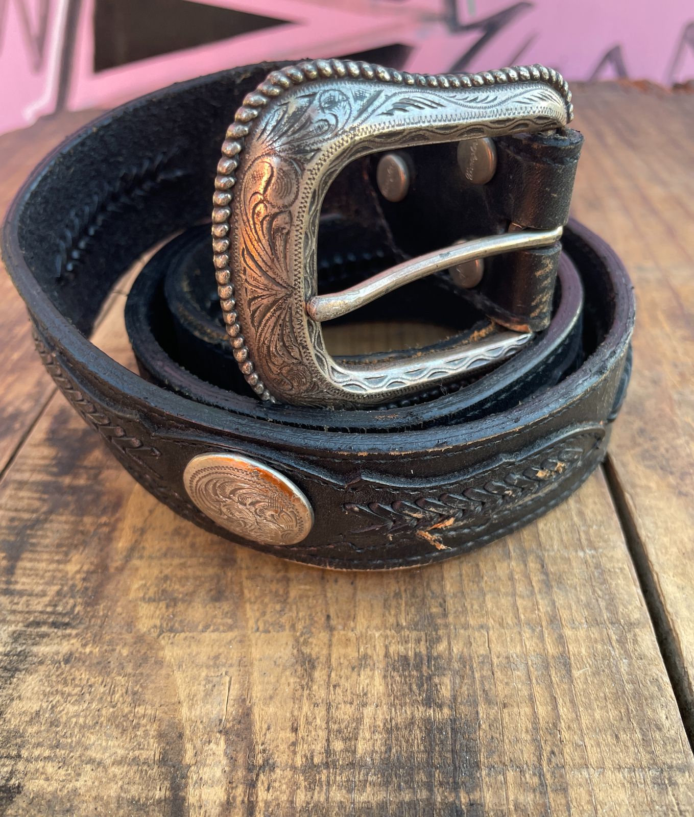 product details: AS-IS WRANGLER LEATHER BELT W/ METAL ACCENTS photo
