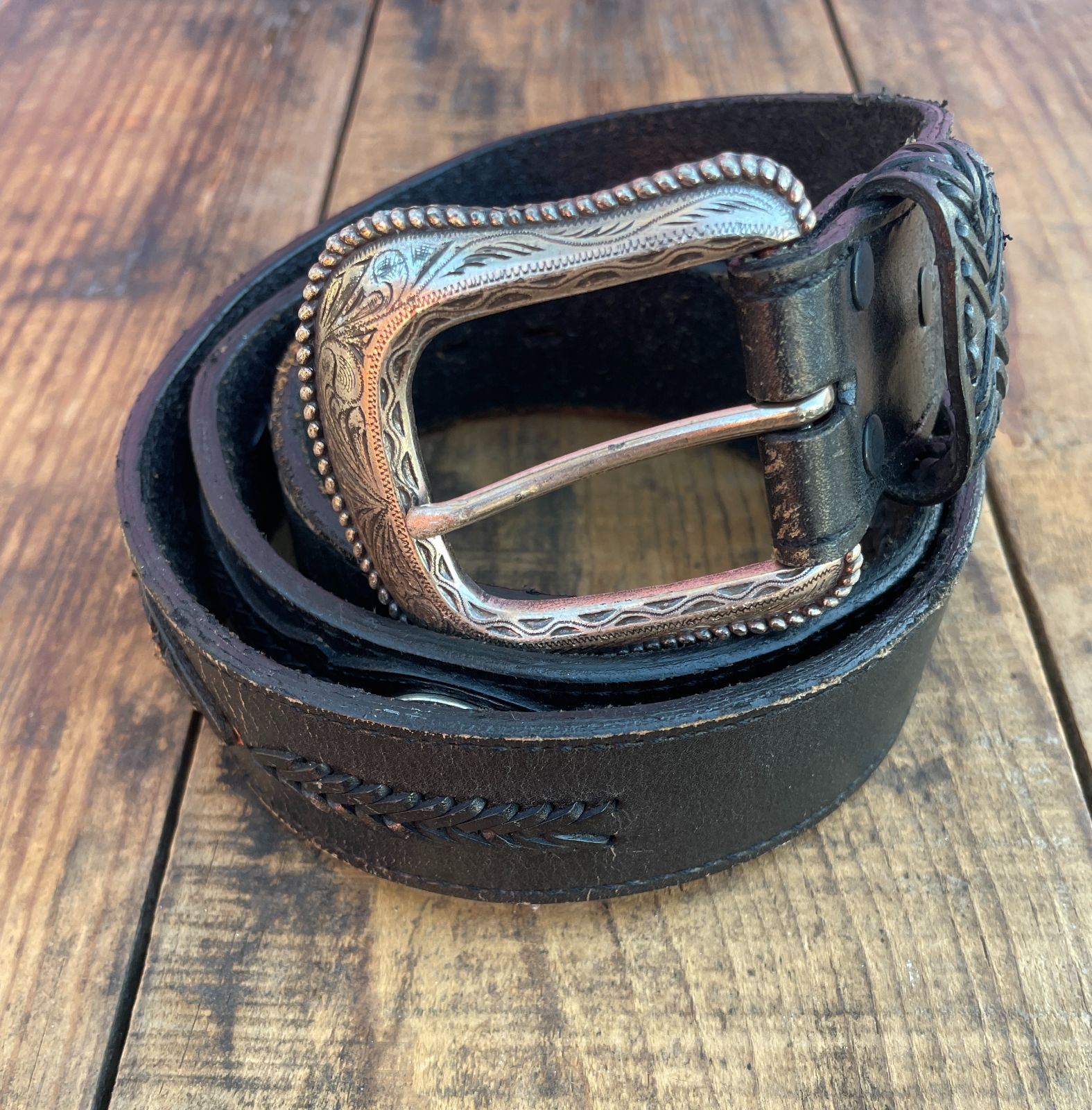 AS-IS WRANGLER LEATHER BELT W/ METAL ACCENTS