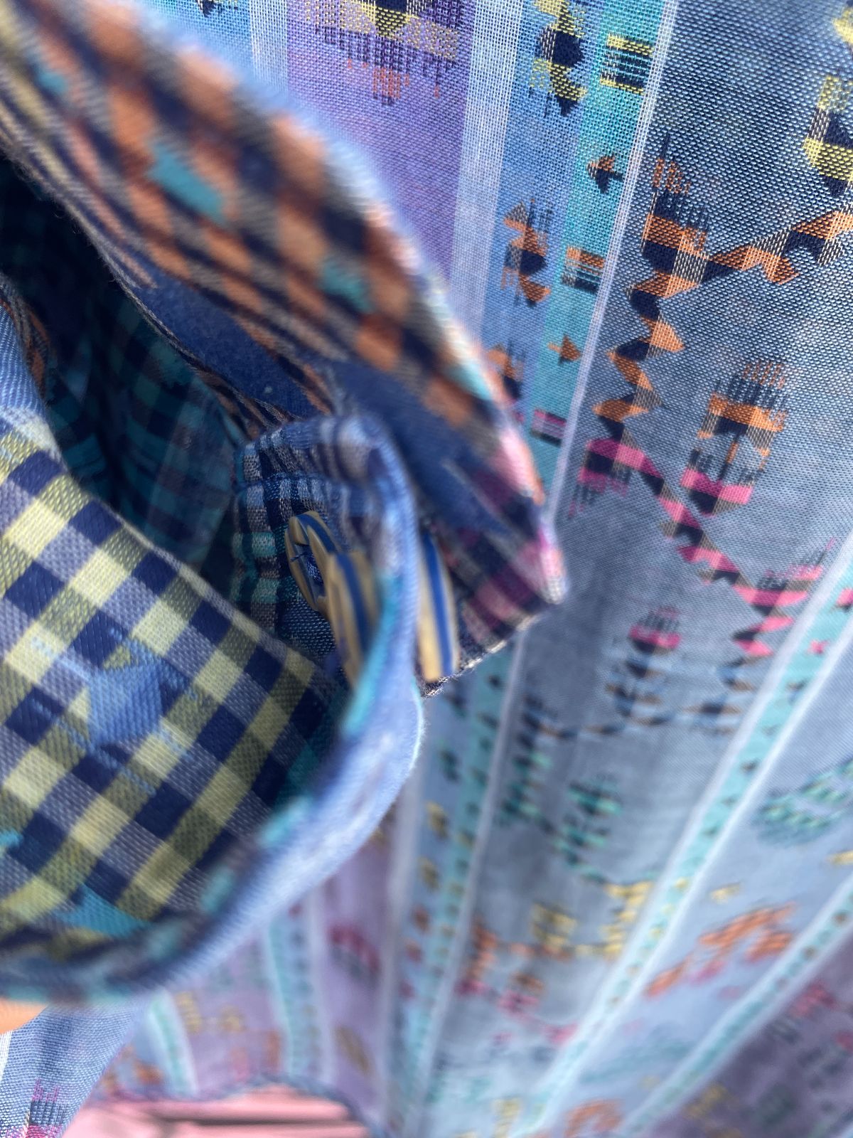 NICE! LIGHT WEIGHT GUATEMALAN TEXTILE INSPIRED PRINT LONG SLEEVE BUTTON DOWN SHIRT