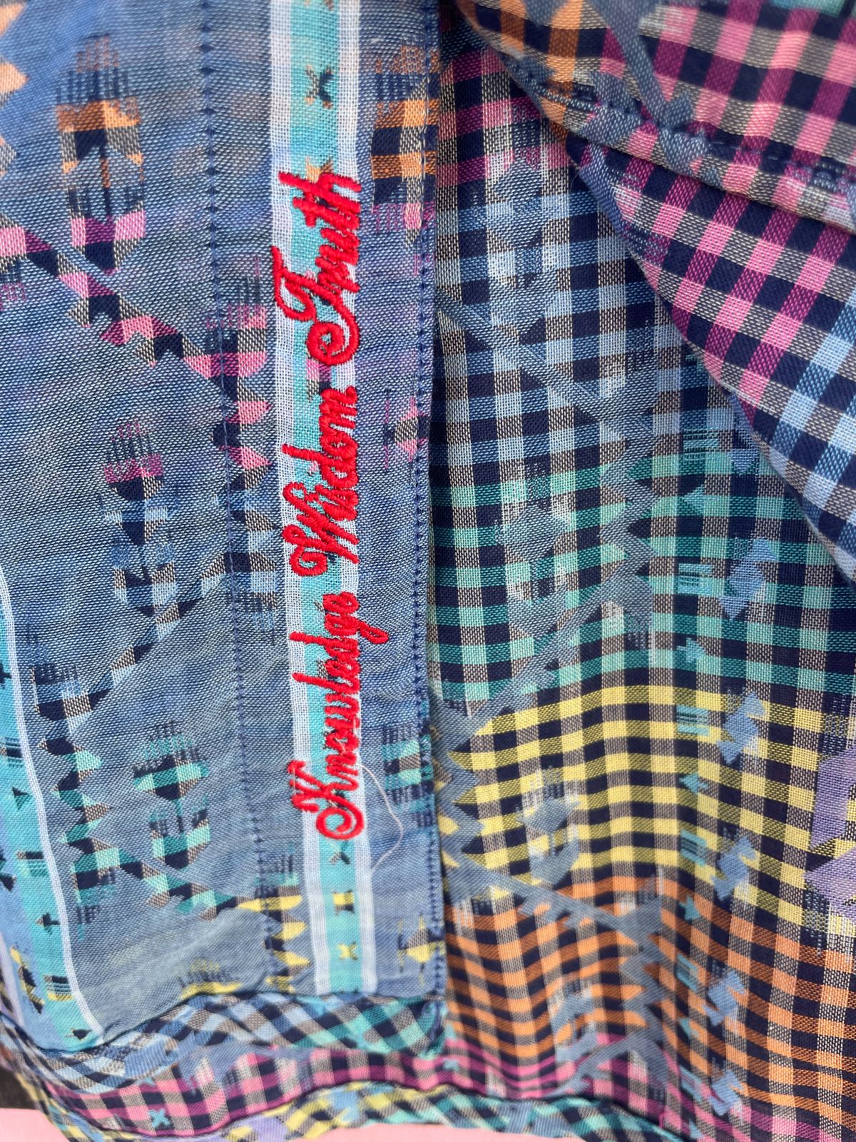 NICE! LIGHT WEIGHT GUATEMALAN TEXTILE INSPIRED PRINT LONG SLEEVE BUTTON DOWN SHIRT