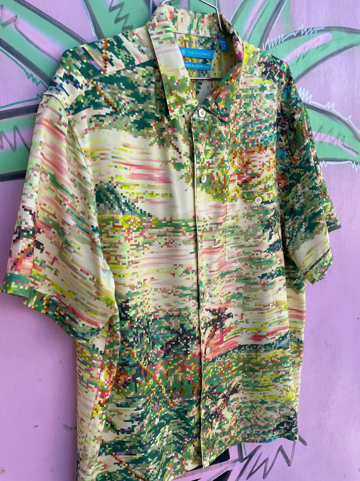COOL! 100% MULBERRY SILK TROPICAL DIGITAL PRINT SHORT SLEEVE BUTTON DOWN SHIRT