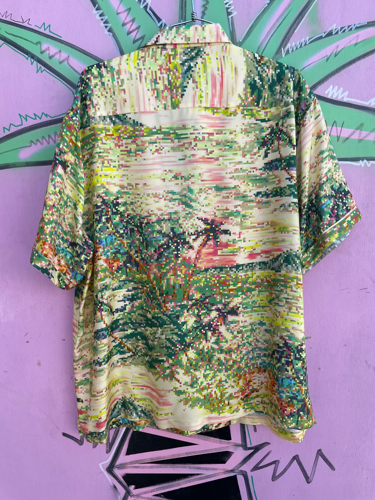 COOL! 100% MULBERRY SILK TROPICAL DIGITAL PRINT SHORT SLEEVE BUTTON DOWN SHIRT