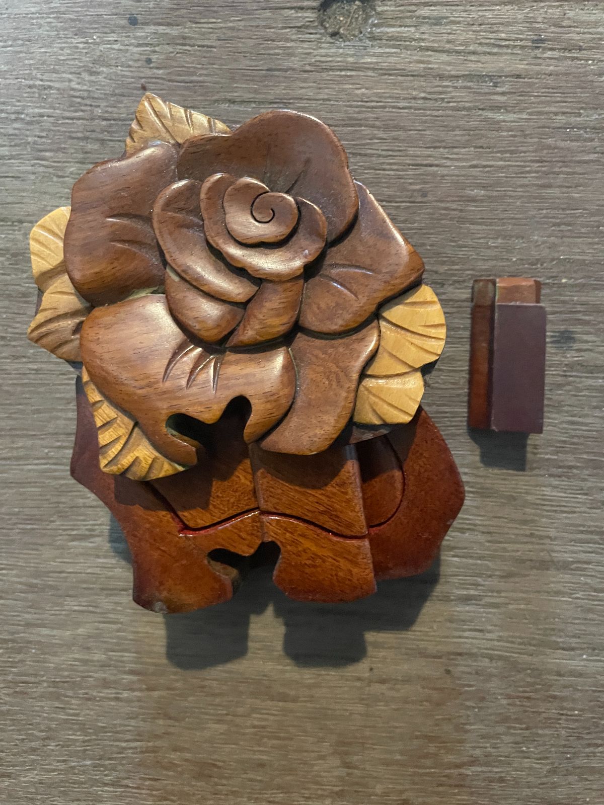 WOODEN HAND CARVED FLOWER PUZZLE JEWELRY BOX