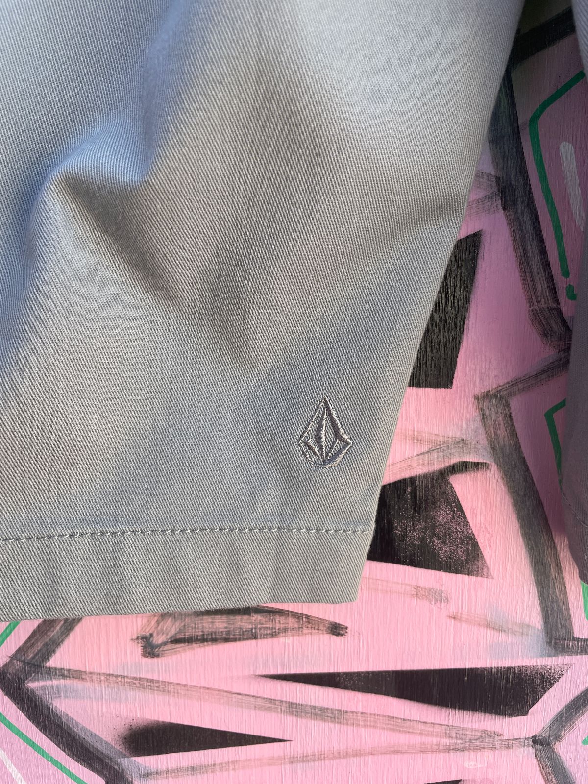 CLASSIC LONG CUT SKATE SHORTS