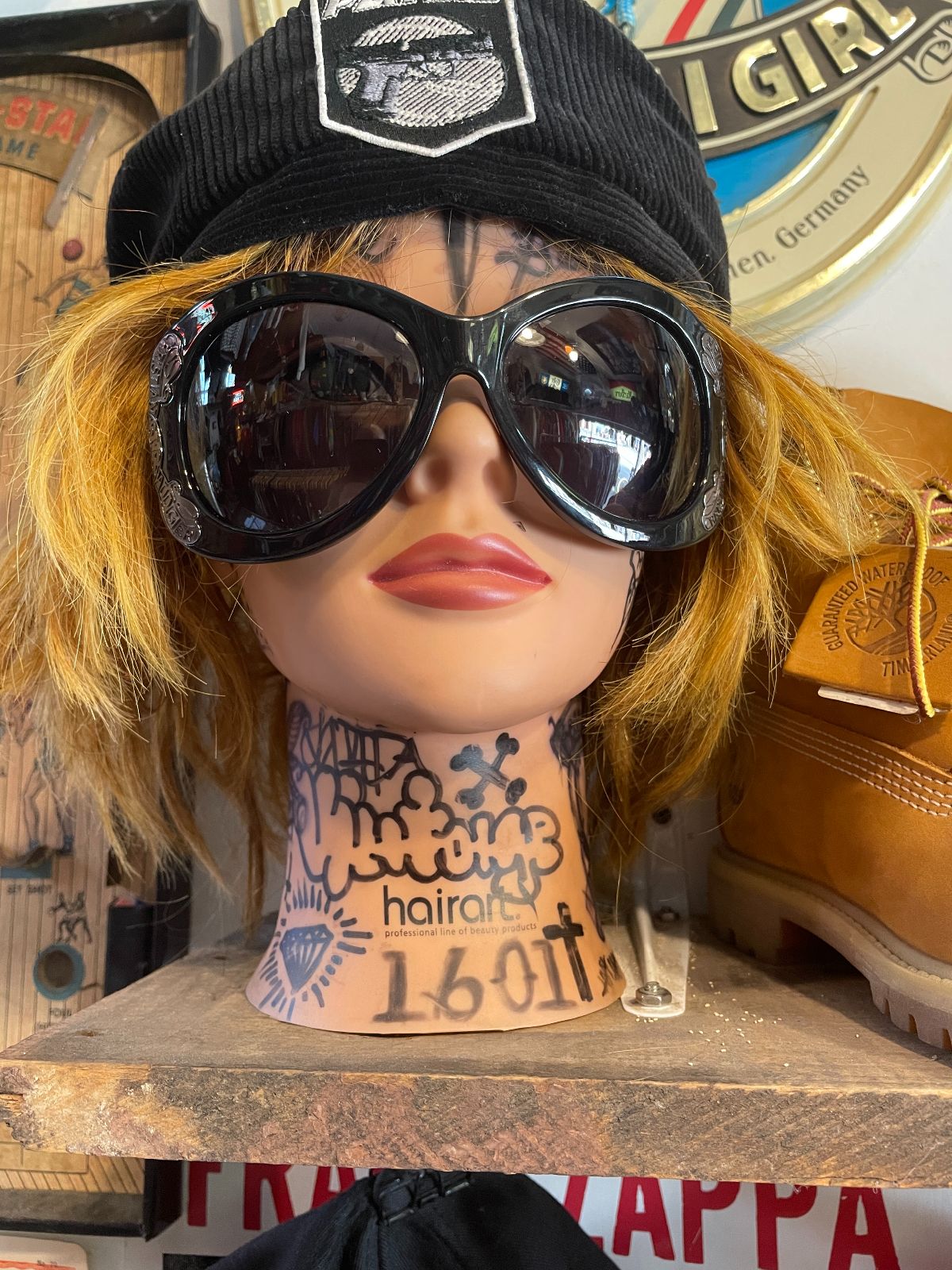 Y2K BUG EYE CLOUT GOGGLES SUNGLASSES BUTTERFLY RHINESTONE SIDE DESIGN