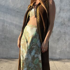 Photo detail:WOW! 1970S HOODED SUEDE SLEEVELESS CLOAK WOVEN RIBBON TRIM DETAIL