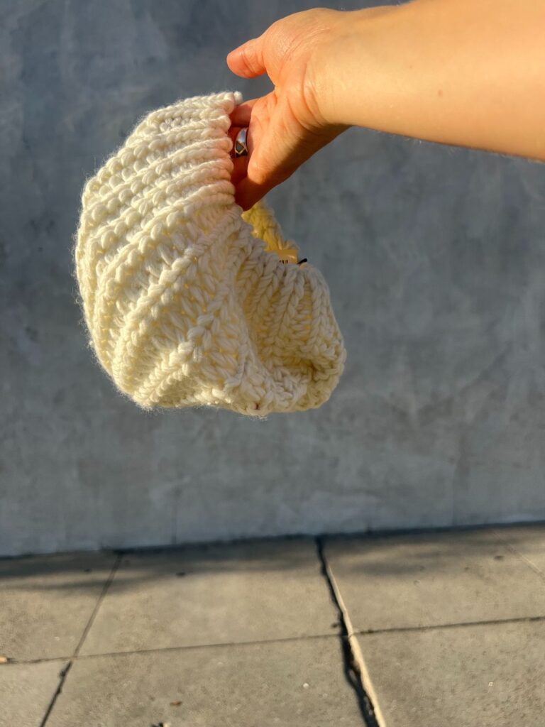 SWEET! LOOSE KNIT BERET HAT