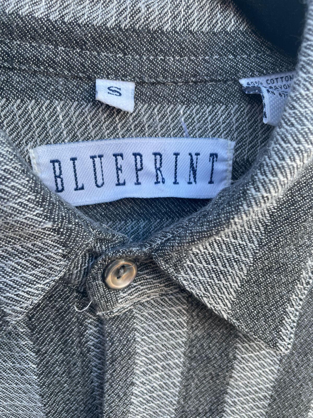 LOVE! 1990S TONAL VERTICAL STRIPED WOVEN LONG SLEEVE BUTTON DOWN SHIRT