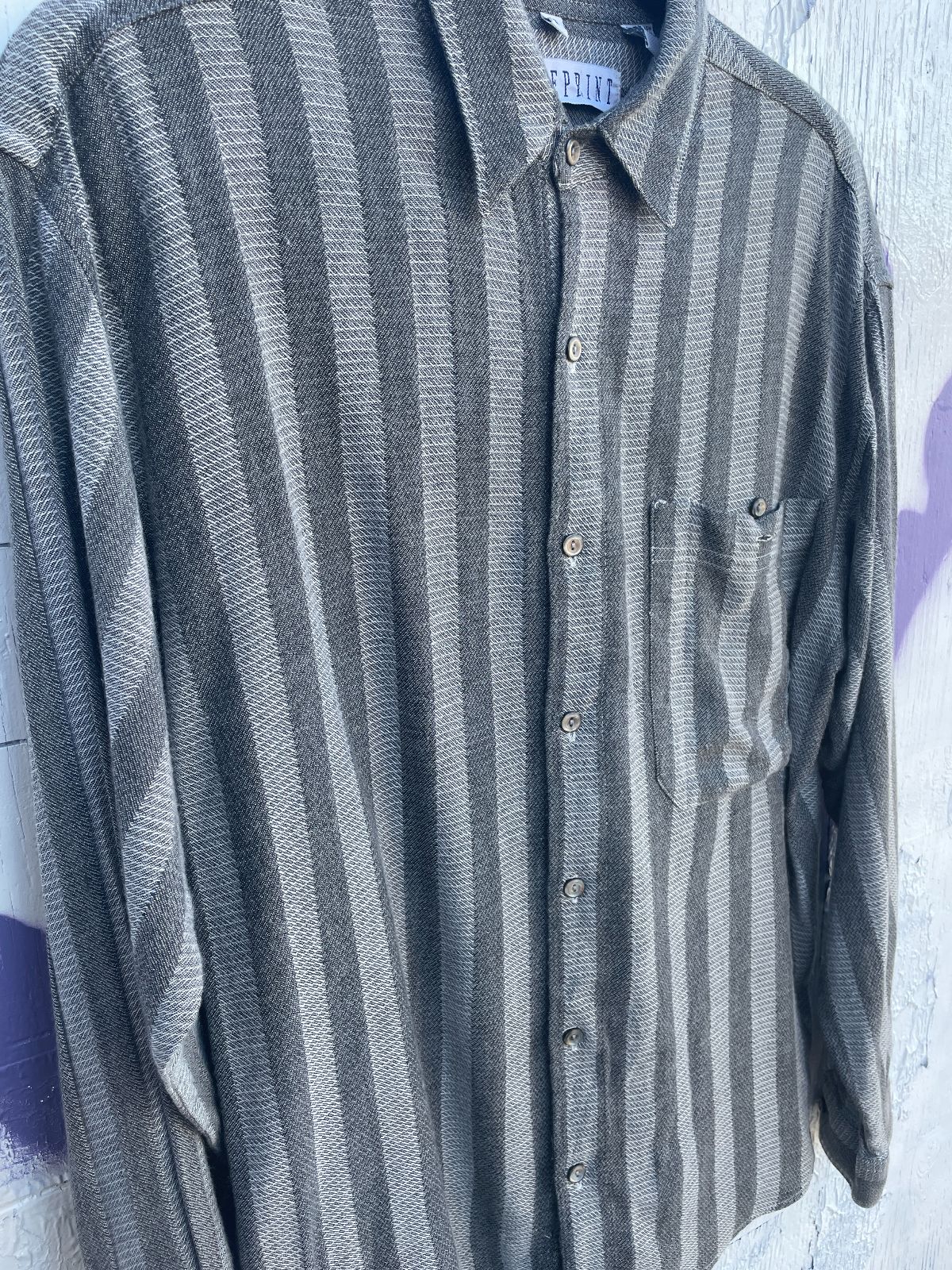 LOVE! 1990S TONAL VERTICAL STRIPED WOVEN LONG SLEEVE BUTTON DOWN SHIRT