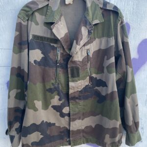 Photo detail:BRUSHED SATEEN HERRINGBONE TWILL BUTTON UP CAMO JACKET W/ FRONT TOP ZIPPER POCKETS