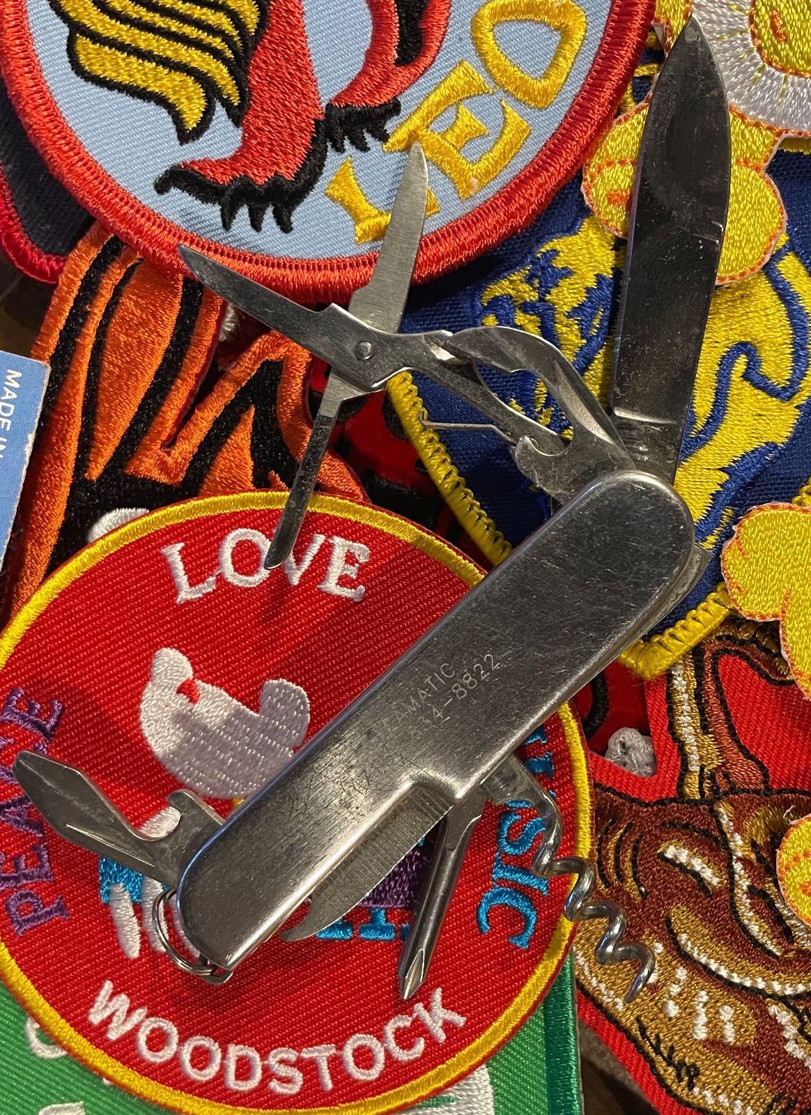 product details: ASSORTED POCKET KNIVES - BRANDED photo