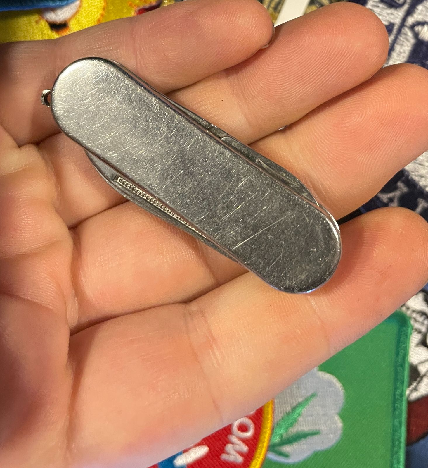 ASSORTED BRUSHED SILVER POCKET KNIVES