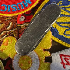 Photo detail:ASSORTED BRUSHED SILVER POCKET KNIVES