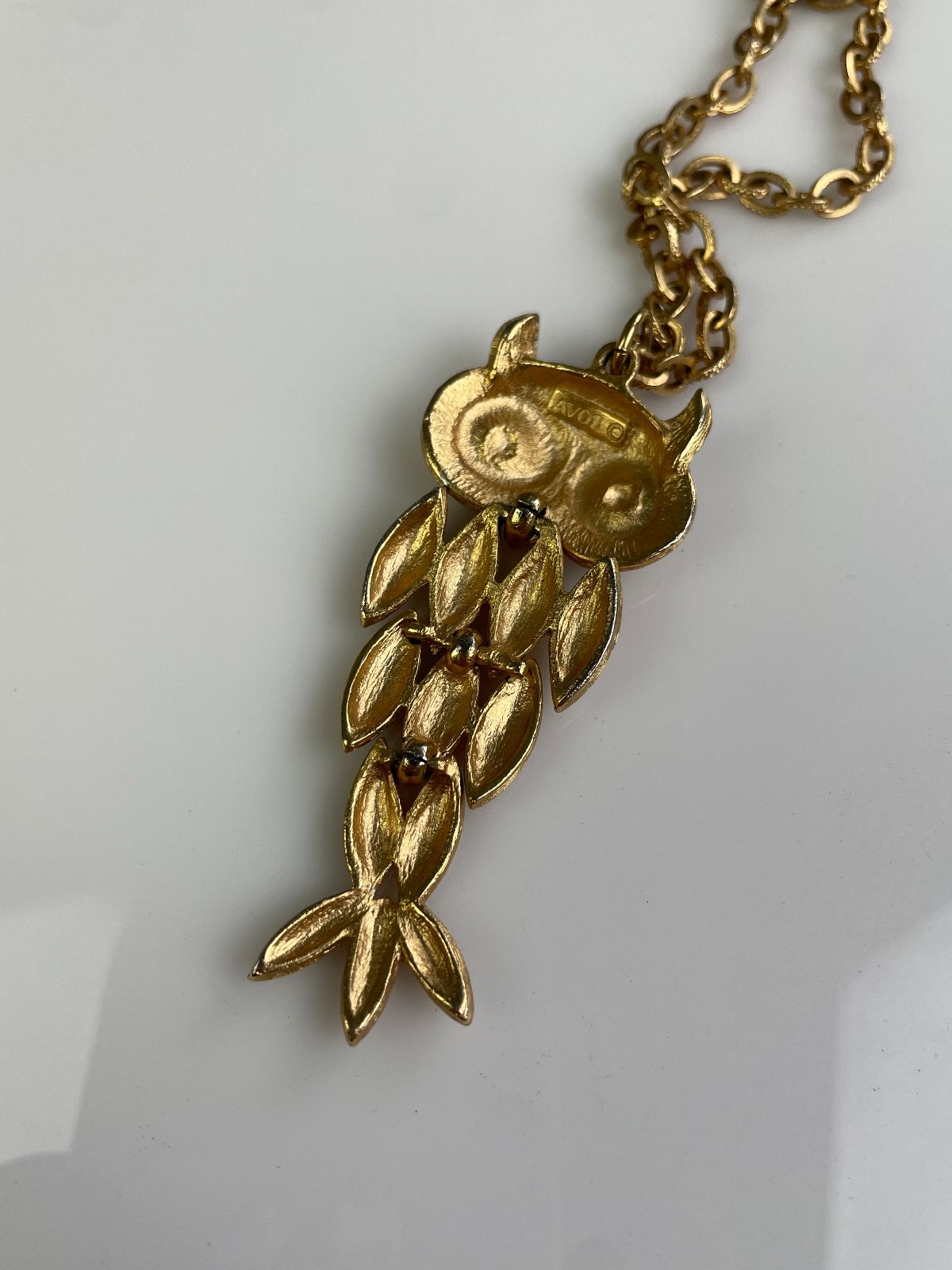 SWEET 1970S HEAVY GOLD PLATED ARTICULATED OWL PENDANT NECKLACE, TEXTURED CHAIN *SIGNED