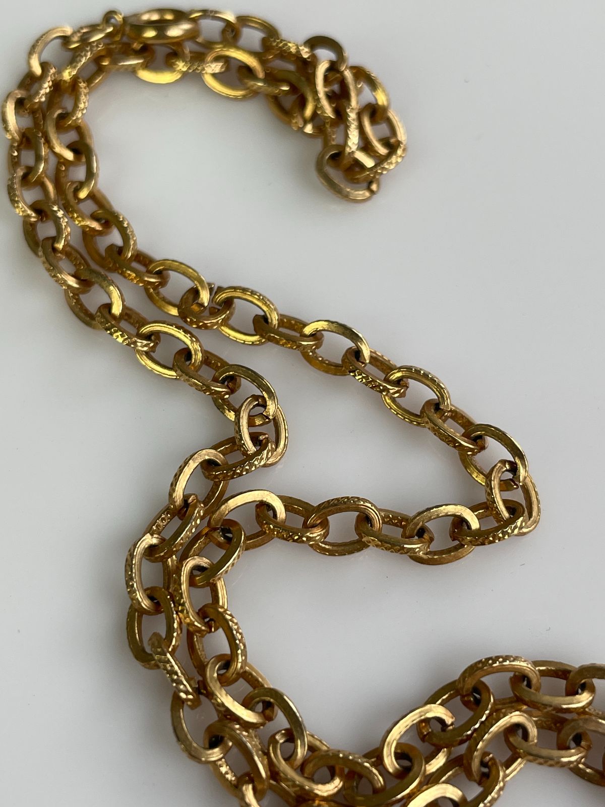 SWEET 1970S HEAVY GOLD PLATED ARTICULATED OWL PENDANT NECKLACE, TEXTURED CHAIN *SIGNED