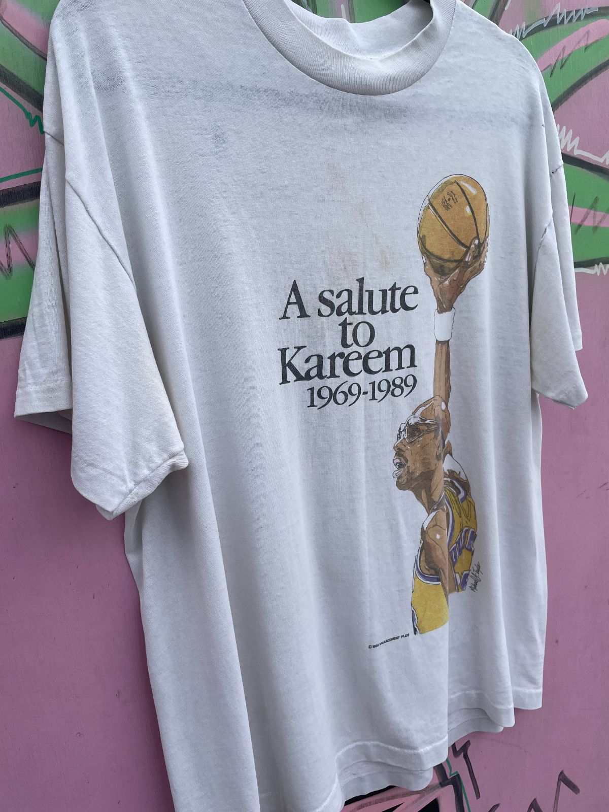 AS-IS 1988 A SALUTE TO KAREEM 1969-1989 LAKERS ILLUSTRATION GRAPHIC TSHIRT