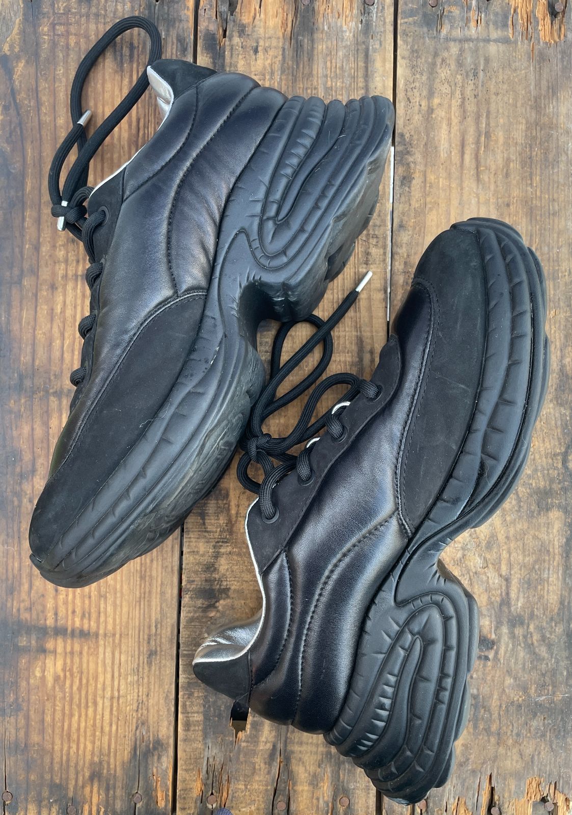 product details: POP BLACK LEATHER CHUNKY PLATFORM SNEAKERS photo