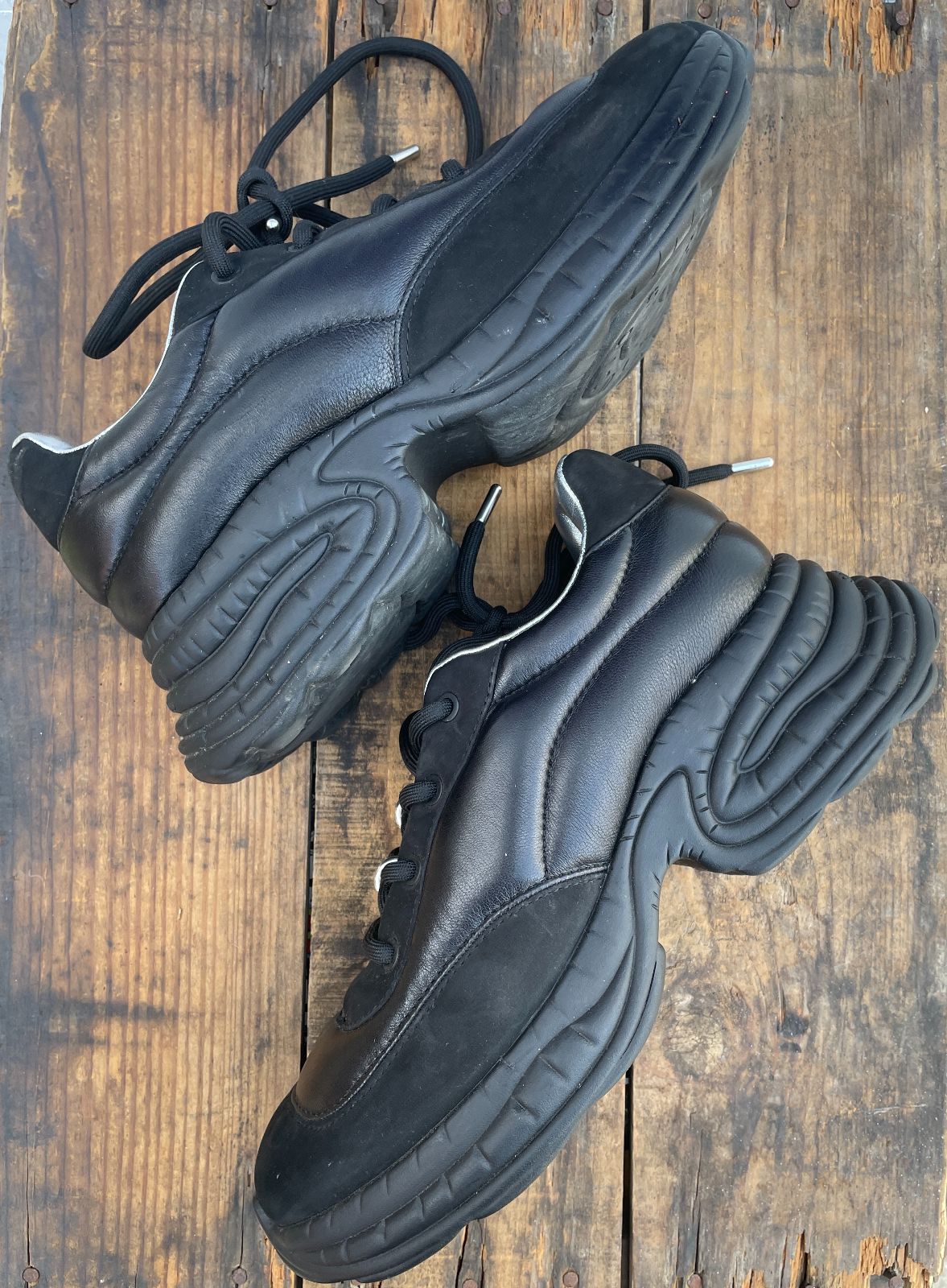 product details: POP BLACK LEATHER CHUNKY PLATFORM SNEAKERS photo