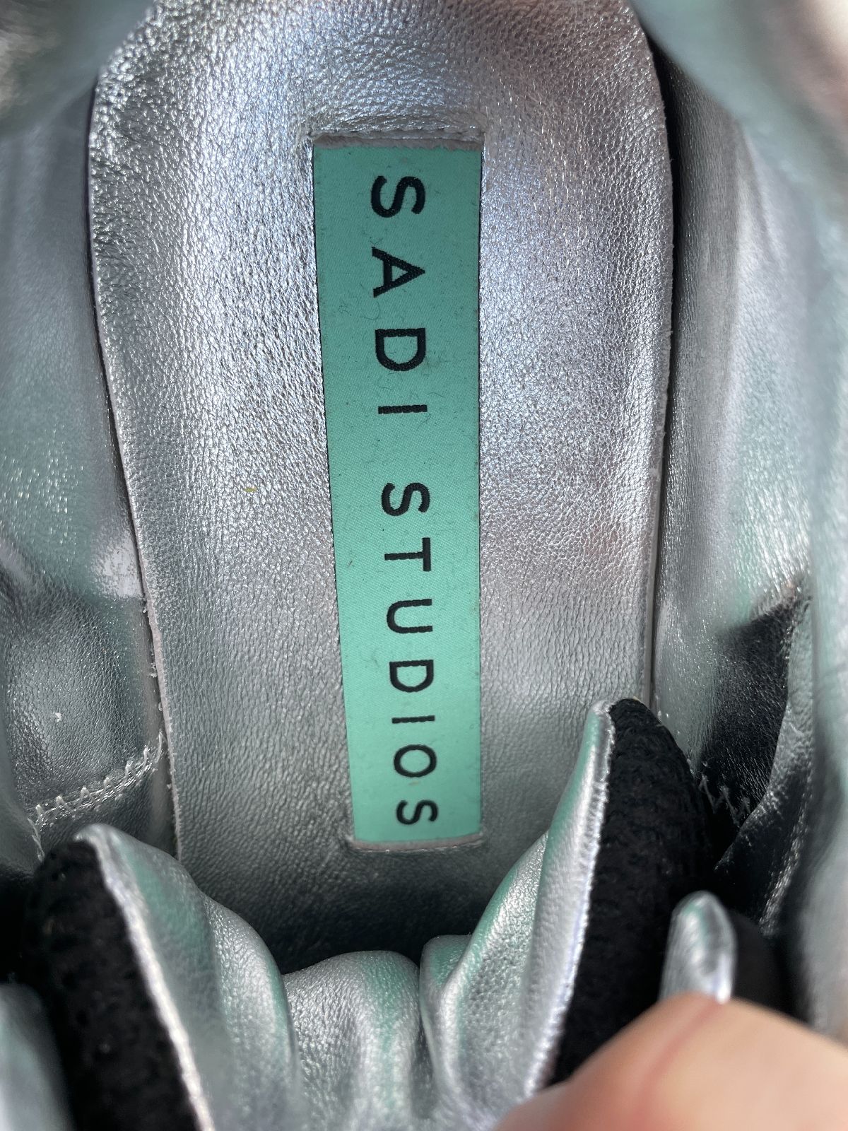 product details: POP BLACK LEATHER CHUNKY PLATFORM SNEAKERS photo