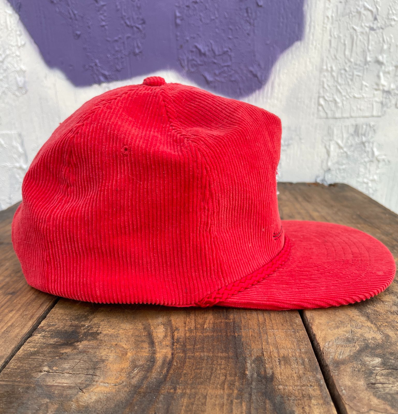 product details: EMBROIDERED SKIING POLARBEAR CORDUROY SNAPBACK HAT photo