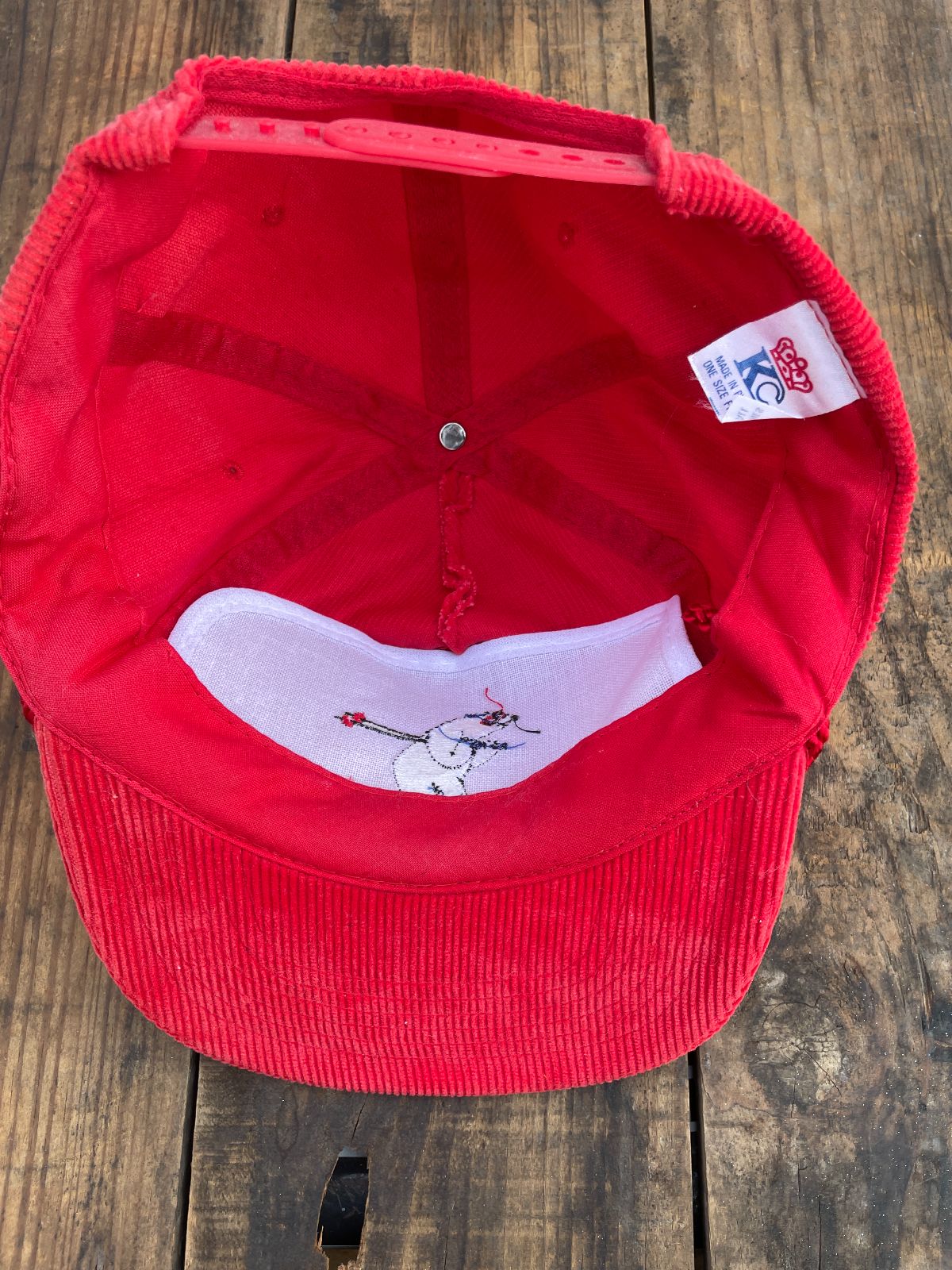 product details: EMBROIDERED SKIING POLARBEAR CORDUROY SNAPBACK HAT photo