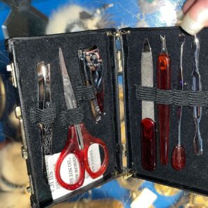 Photo detail:SO COOL! MENS TRAVEL GROOMING KIT, MINI LOCKING SUITCASE