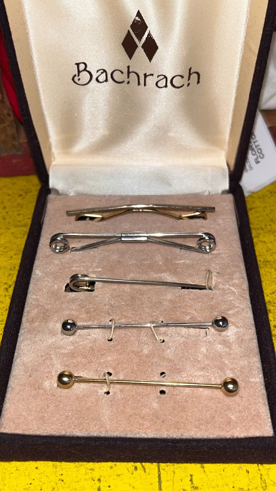 product details: *AS-IS* MENS VINTAGE GIFT SET TIE CLIPS & TACKS - SAFETY PIN, COLLAR BAR photo