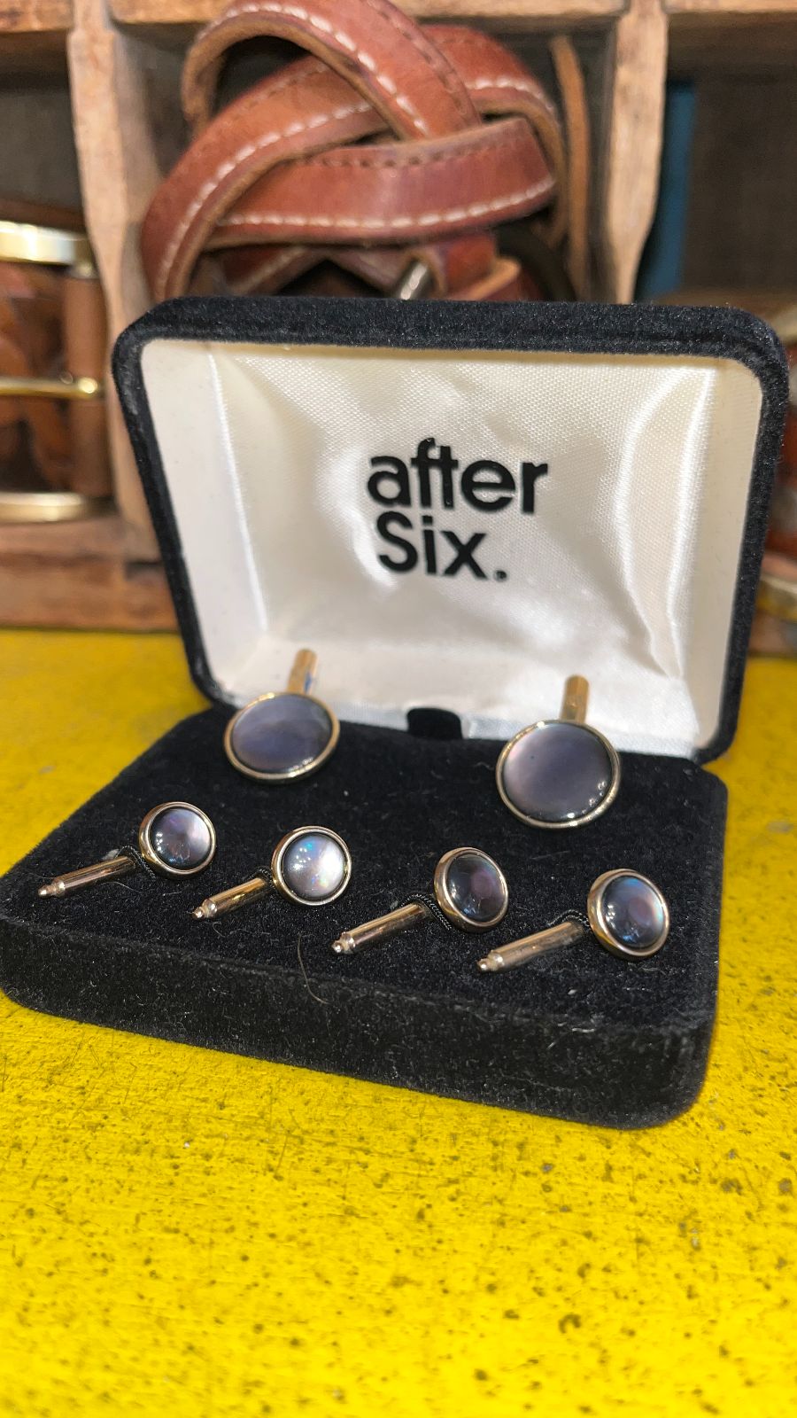 product details: BEAUTIUFL! MENS CUFFLINK GIFT SET - ABALONE ENCASED IN GOLD PLATED SETTING photo