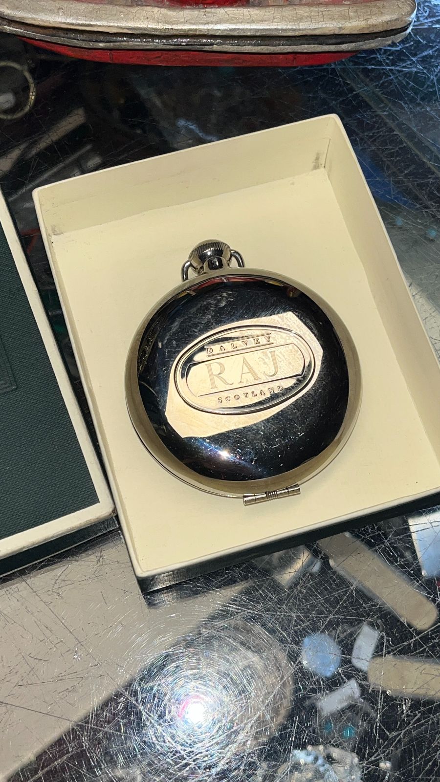 product details: DALVEY MODERN LIQUID DAMPED POCKET COMPASS WITH GIFT BOX photo