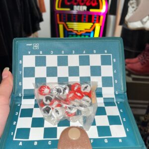Photo detail:SWEET! VINTAGE 1960S-70S MINI TRAVELING CHESS SET IN CARRYING CASE - DEADSTOCK
