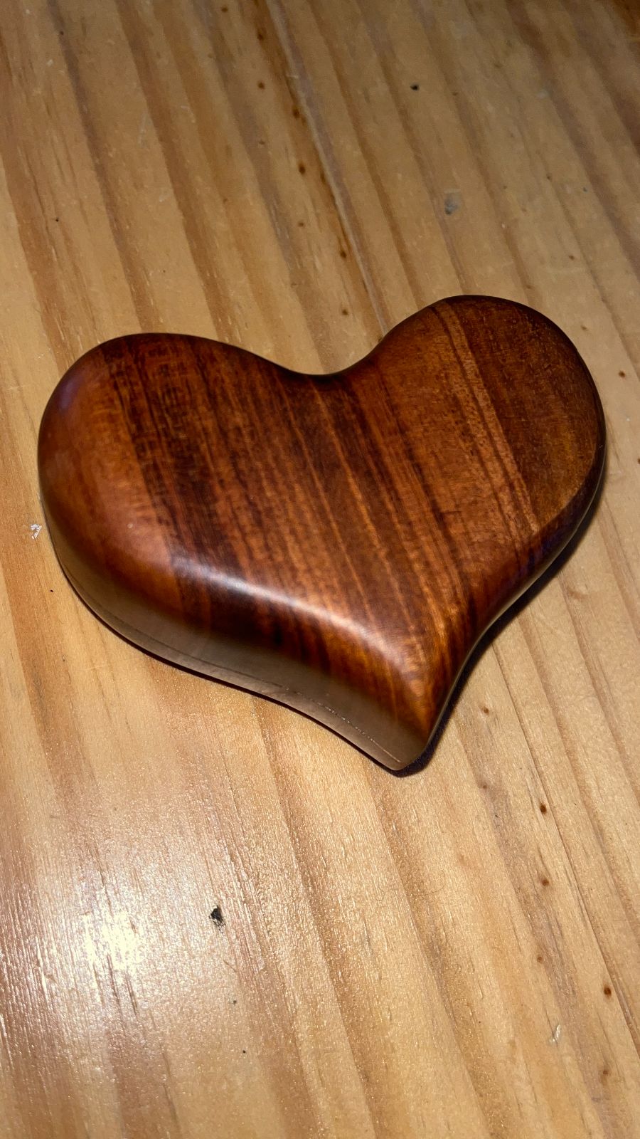 product details: NICE HAND CARVED HEART SHAPED WOODEN TRINKET BOX photo