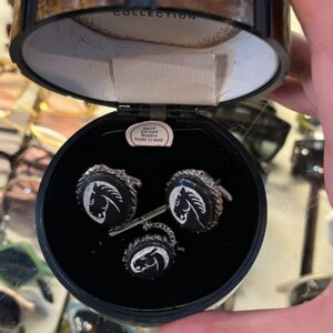 Photo detail:HAND ETCHED MARBLE HORSE DESIGN CUFFLINKS & TIE TACK SET - GIFT BOX SET